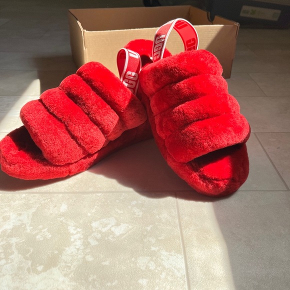 Uggs w fluff yeah slide ribbion red - Picture 3 of 8